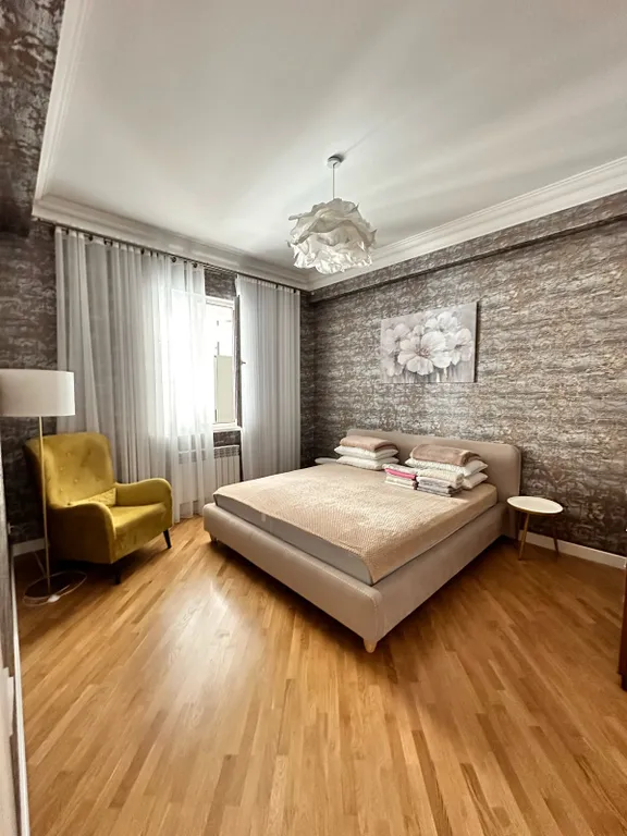 Уютная, светлая, новая квартира с панорамными окнами