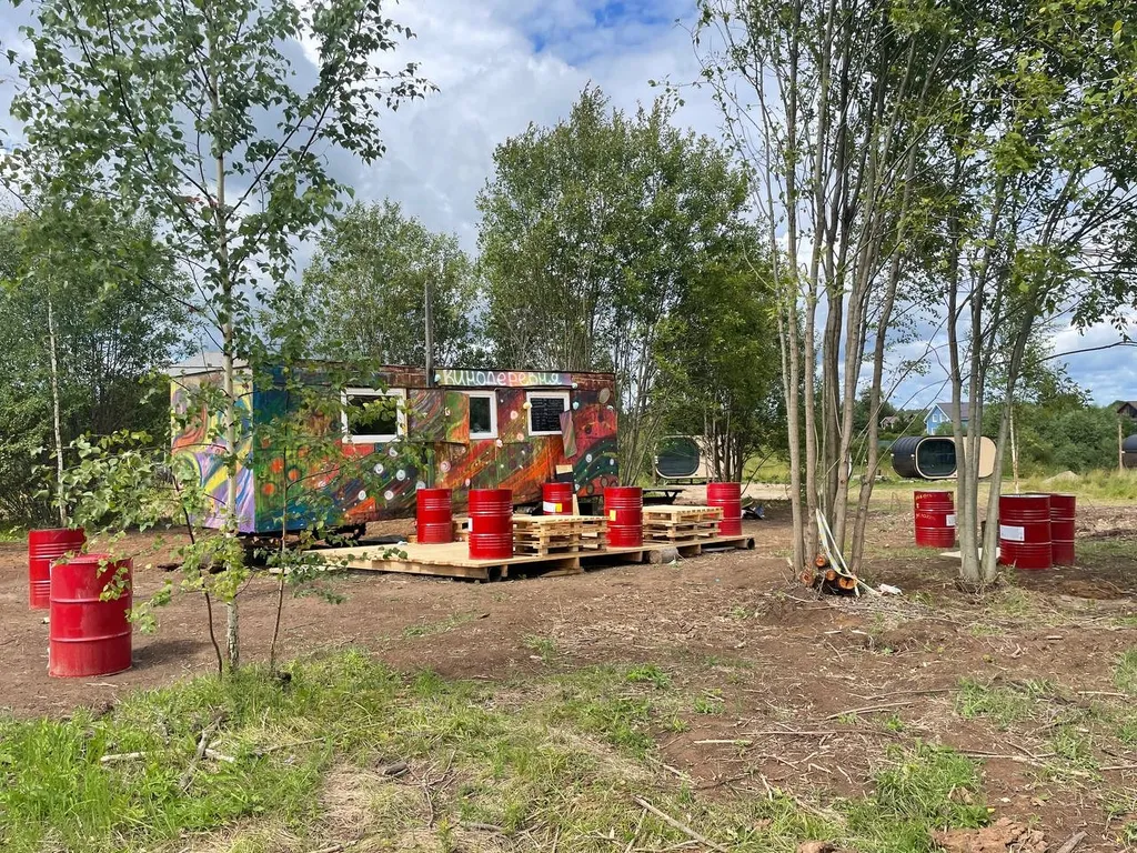 Атмосферный дом со всеми удобствами, панорамным окном и кондиционером