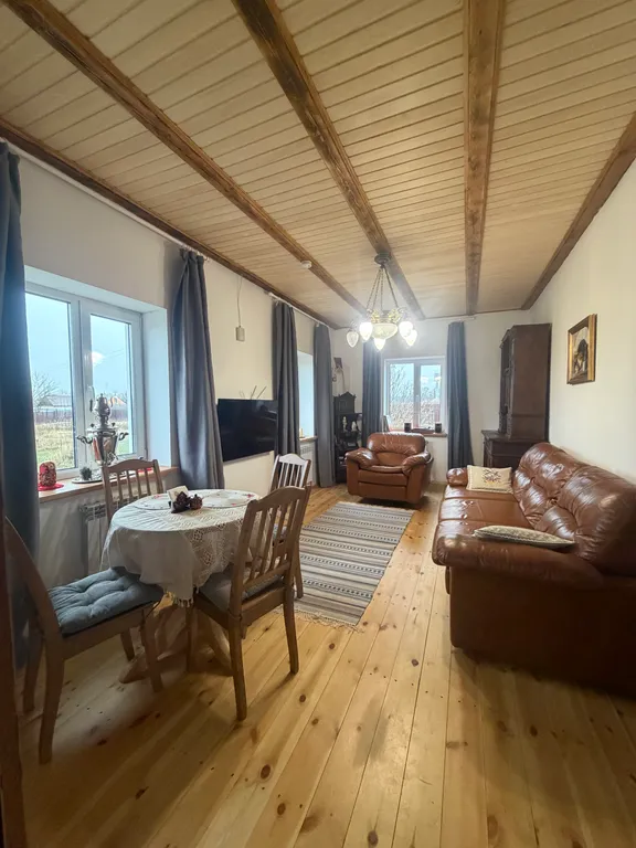 Дом у реки в тихом месте, деревенский стиль, веранда, мангал