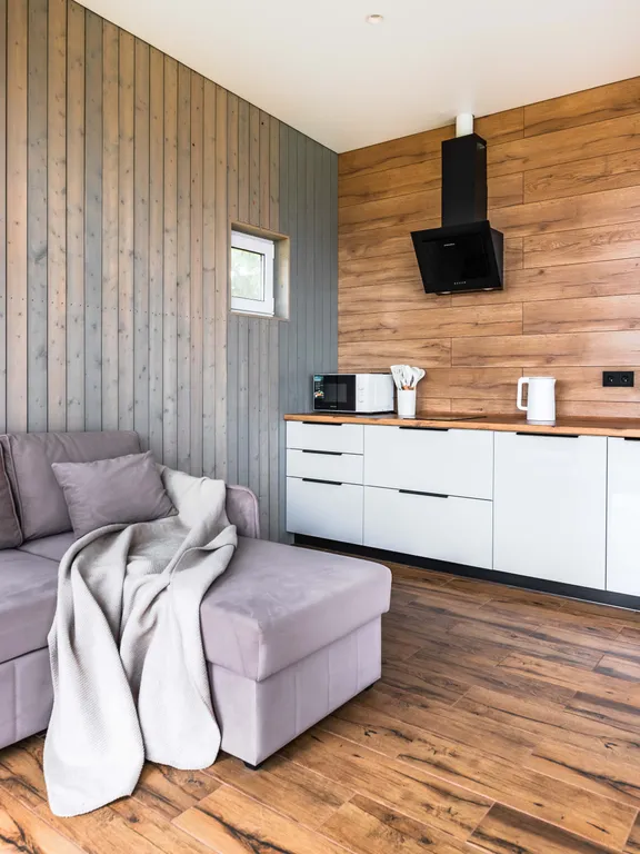 Уютный домик в живописном поселке на Красногвардейском озере