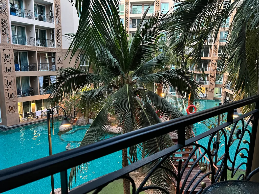 Большая евродвушка в Atlantis