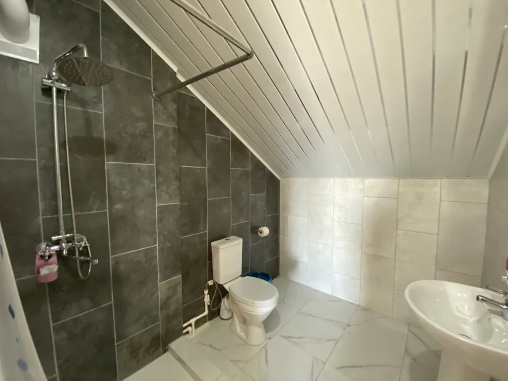 4 комнатный 2 этажный дом