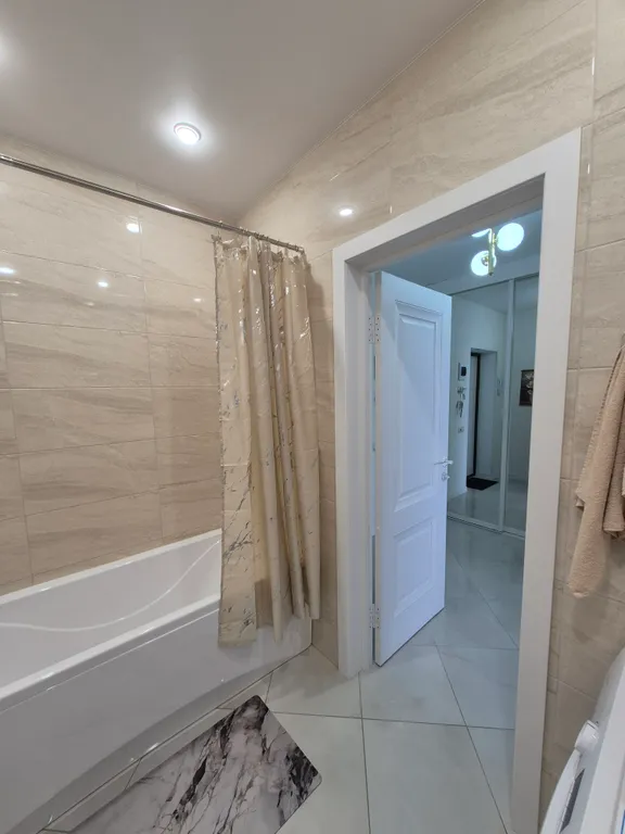 Уютная светлая квартира с видом на город