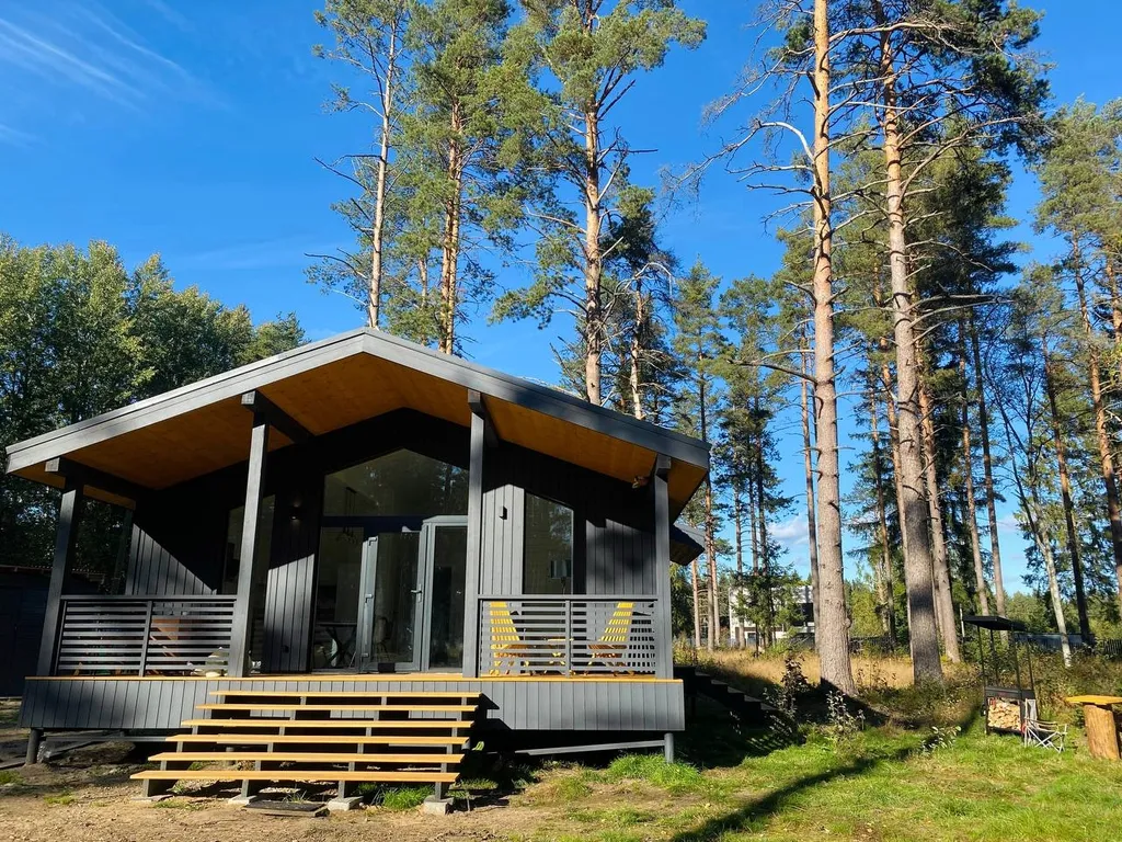 Современный дом с панорамными окнами