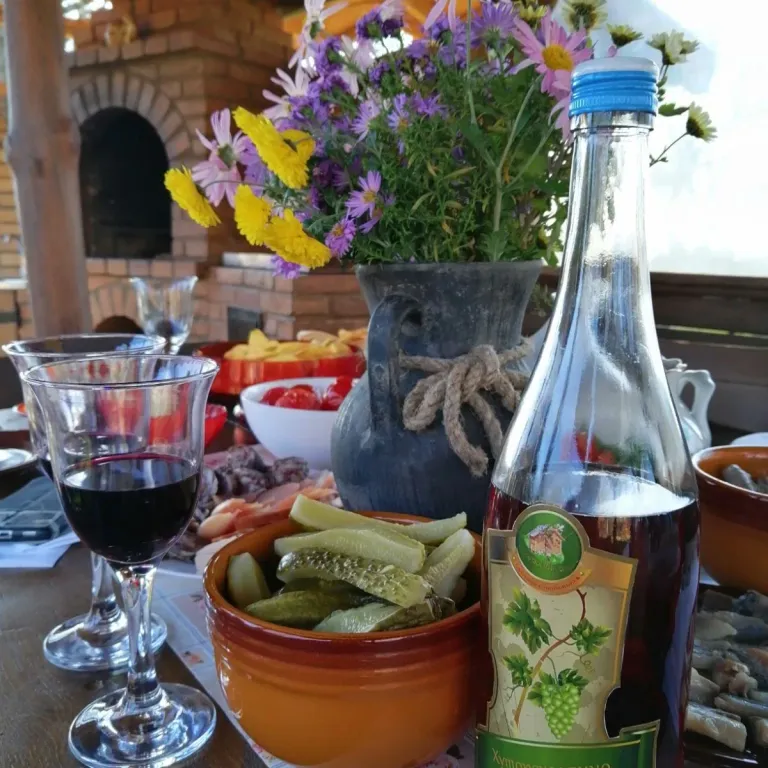 Агроусадьба в хуторской тиши с камином, сеновалом и сном на пчелах