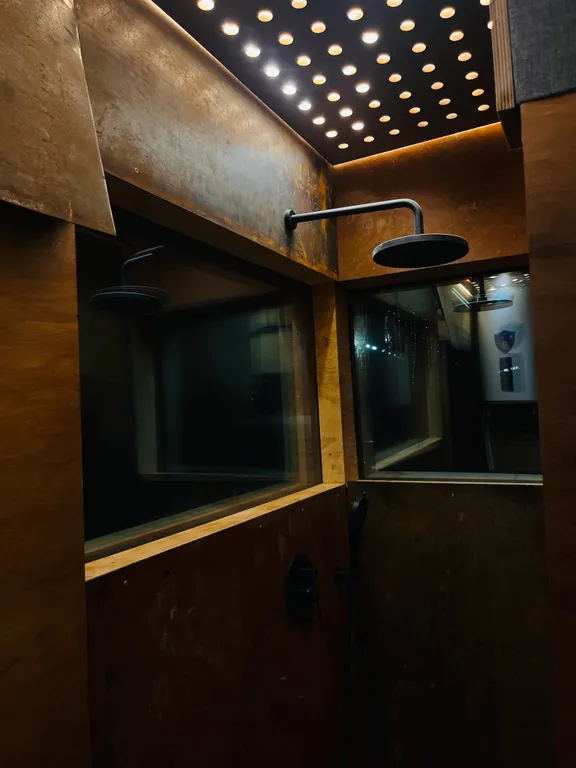 Домик на озере