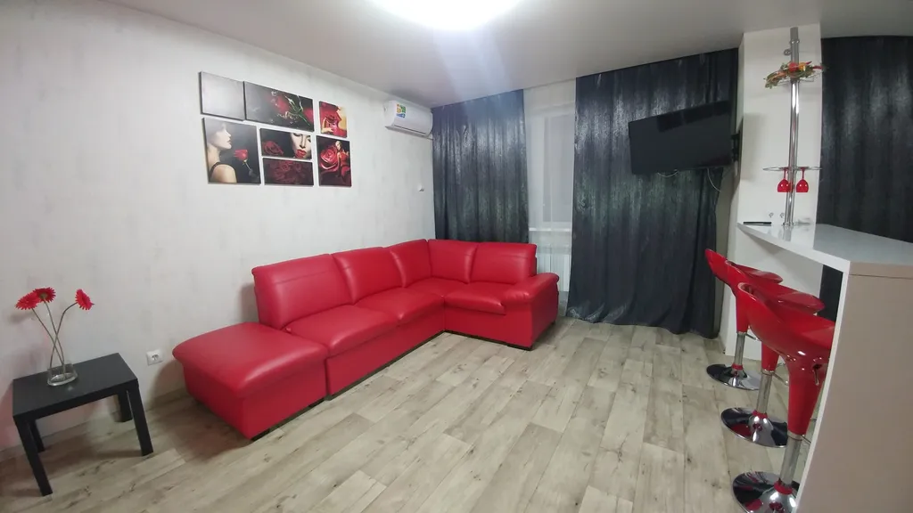 Уютная студия с дизайнерским ремонтом