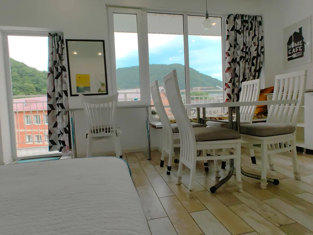 Светлые двухкомнатные апартаменты в гостевом доме