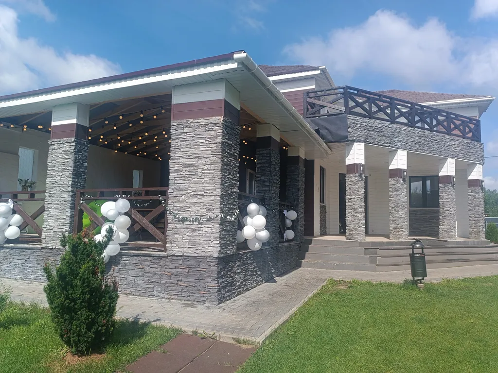 Стильный дом с банкетным залом