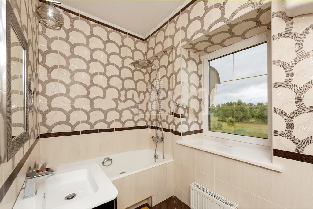 Атмосферный дом с баней, возле леса