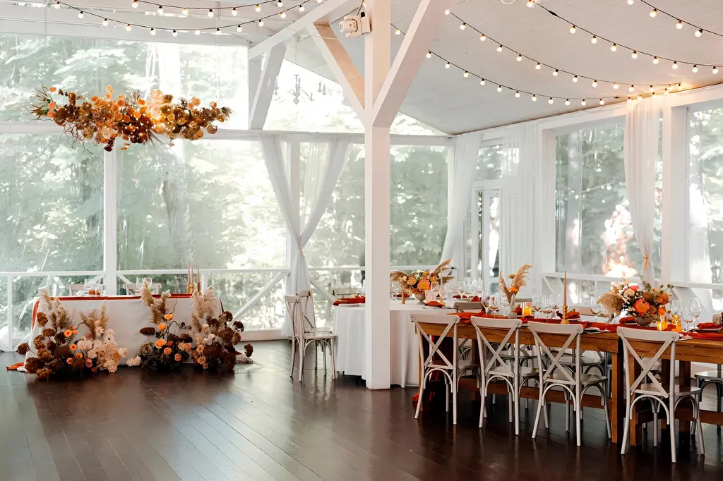 Белоснежная веранда и усадьба