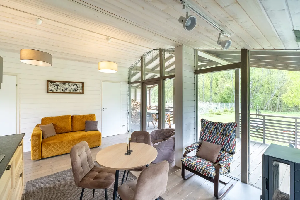 Лисий домик с камином