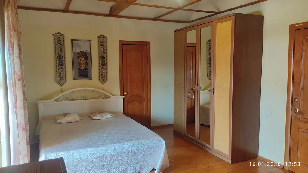 Уютный дом на опушке леса