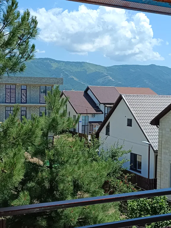 Домик с бассейном