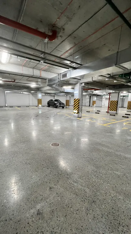 Квартира с панорамным окном в ЖК Оазис во Владивостоке с парковкой