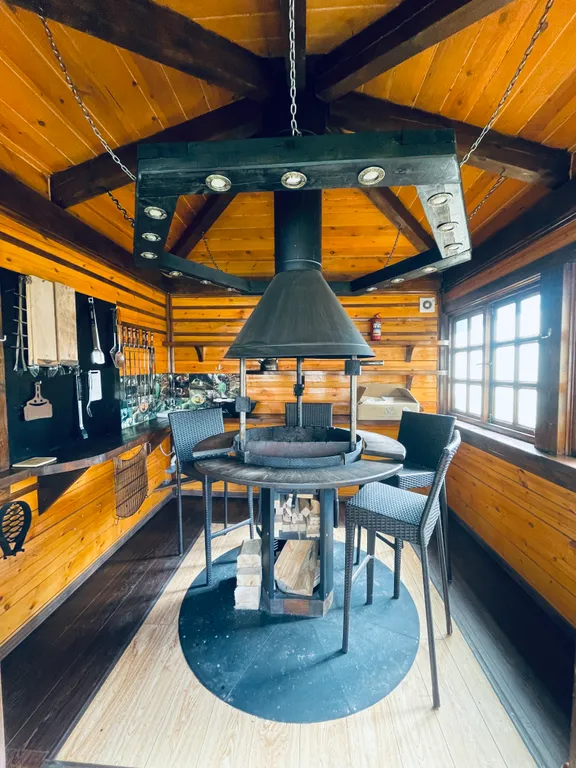 Дом в лесном массиве с закрытой территорией