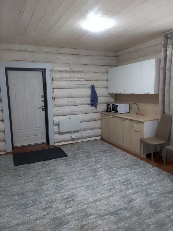 Уютный дом в лесу