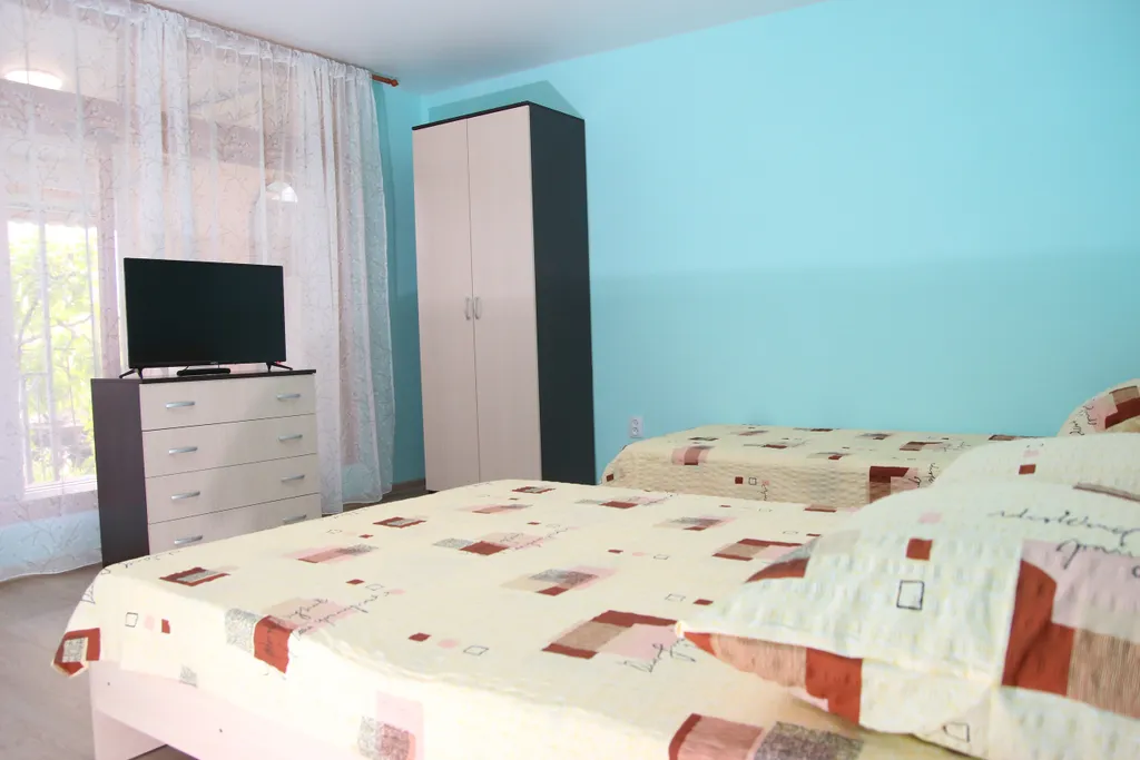 2-комнатная квартира в частном зелёном дворе