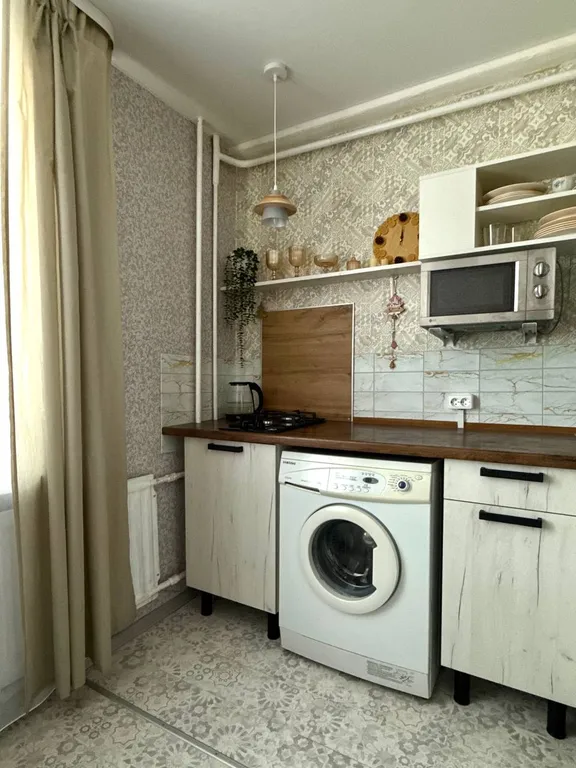 Однушечка со свежим ремонтом у тц Макси