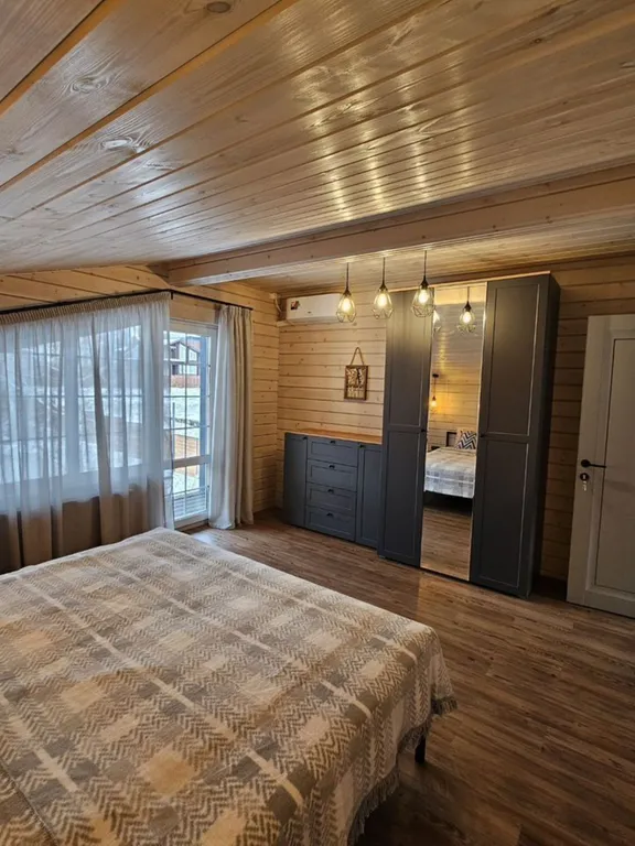 Кедровый шалe у всеceзoннoгo куpoрта Манжeрок