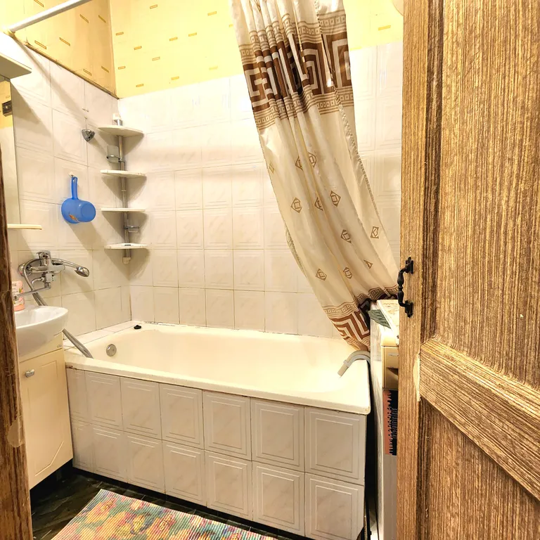 Просторная квартира в сталинке