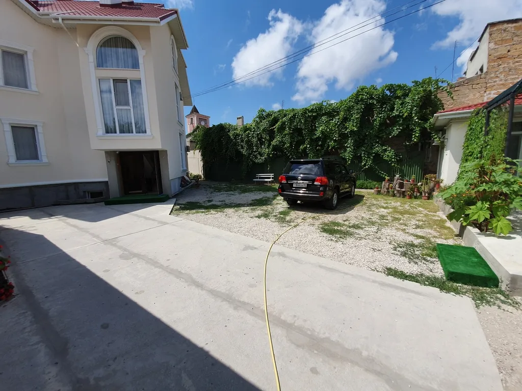 Жилье со своей кухней в частном секторе возле кинотеатра ракета