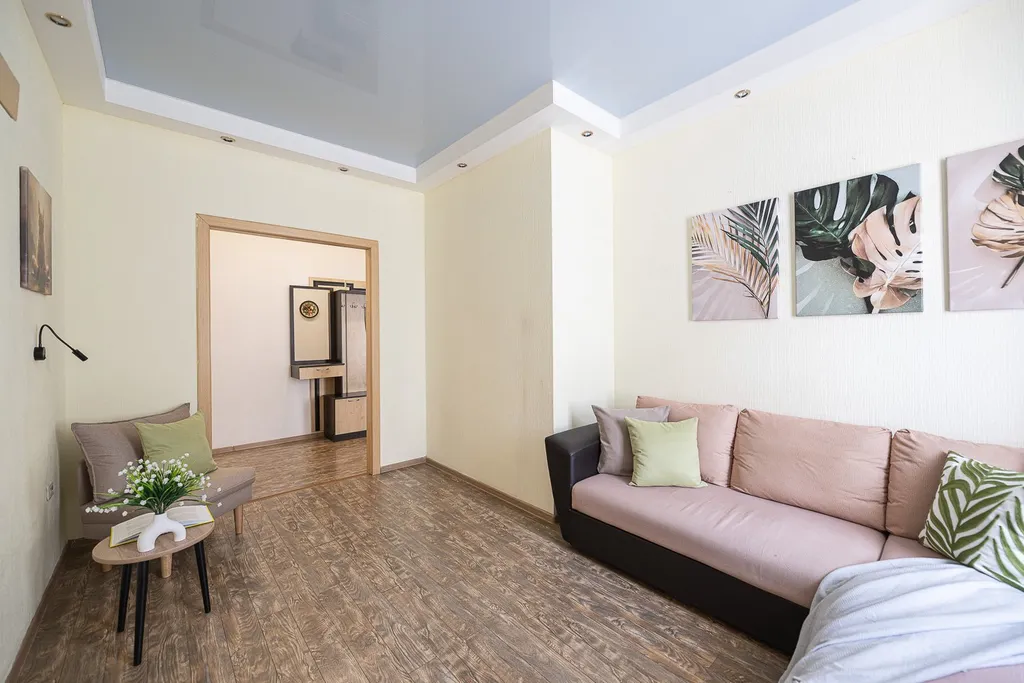 На площади Революции