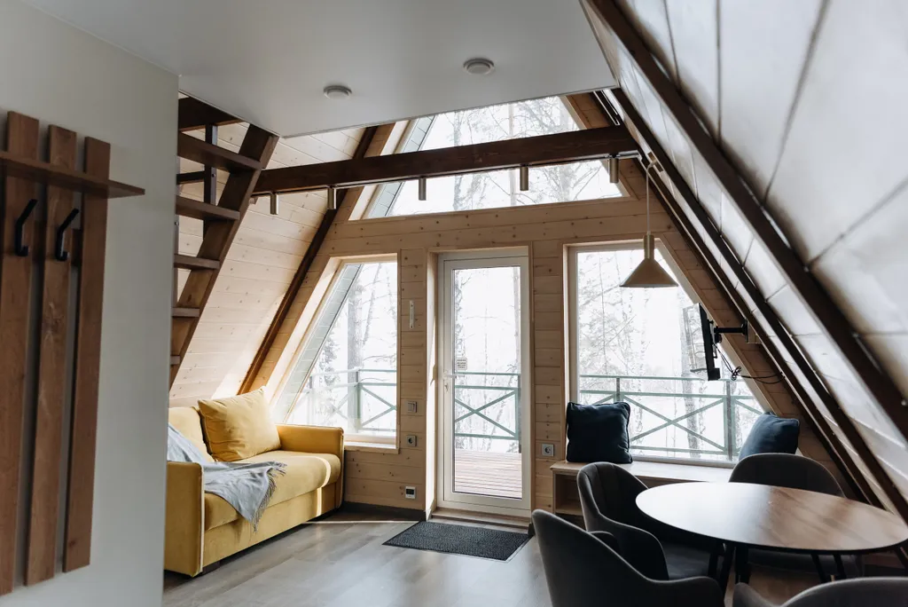 Уютный домик зеленый A-Frame с террасой