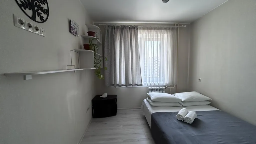 Современная трехкомнатная квартира с большой кухней