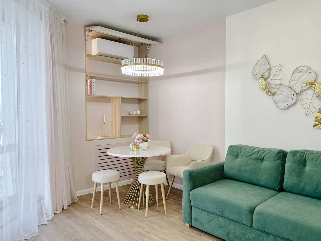 Современная студия с дизайнерским ремонтом рядом с жд вокзалом