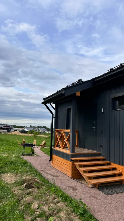 Дом с видом на сосновый лес возле Игоры Драйв с уютной зоной кострища