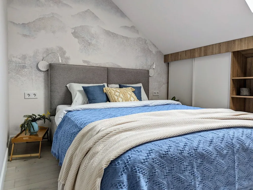 Двухуровневая квартира с балконом в центре