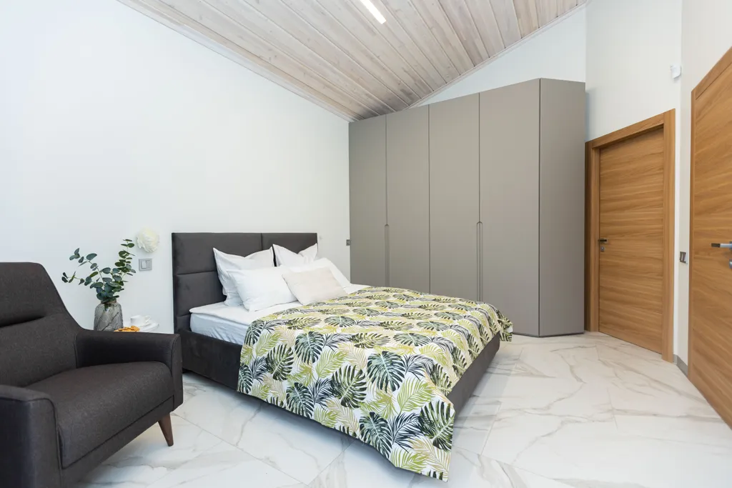 Квартира с 3 спальнями, камином с живым огнём и видом на горы