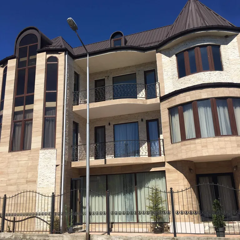 На Маркоза Ачарели