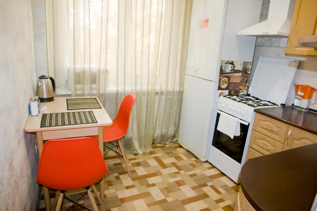 Однокомнатная люкс около Универсама-1