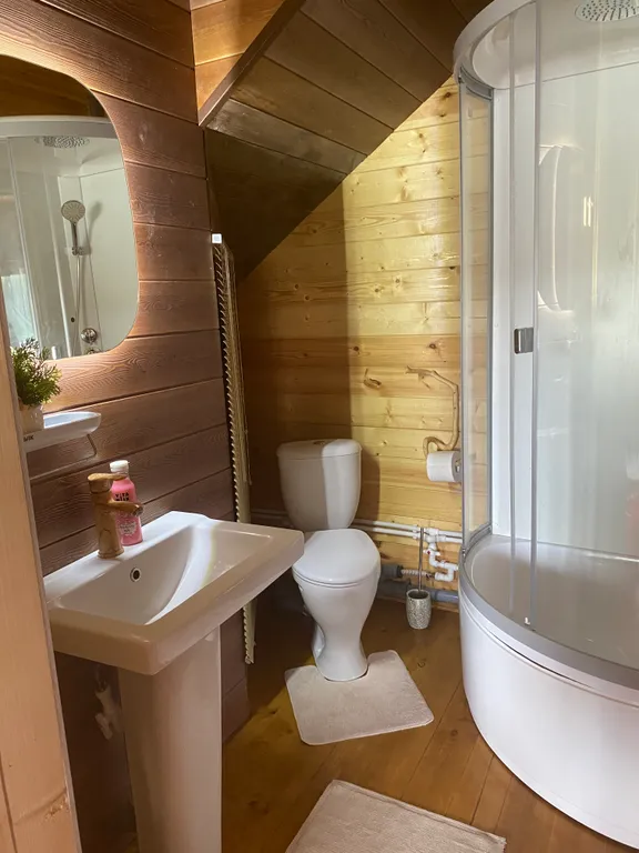 Дом у озера в Заплавье