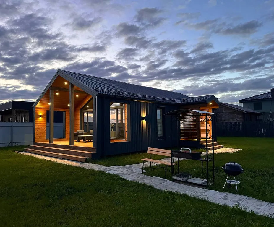 Коттедж Красивый дом с 2 спальнями — Ропша