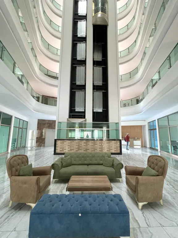 Просторная шикарная квартира в хорошем комплексе