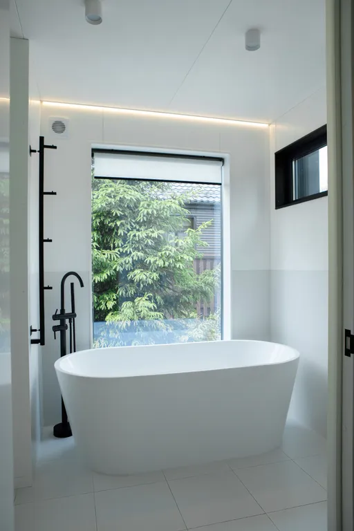 Стильный дом с ванной, горячим чаном и сауной