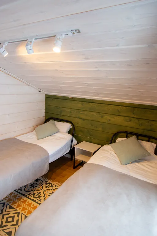 Большой дом с видом на озеро, 3 спальнями, сауной и детской площадкой