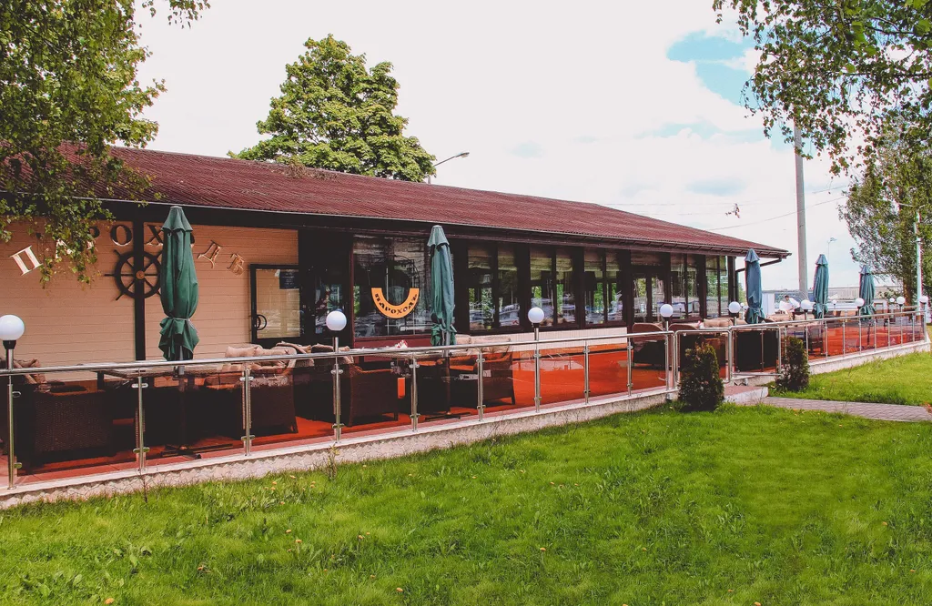 Гостевой дом в глэмпинге у реки