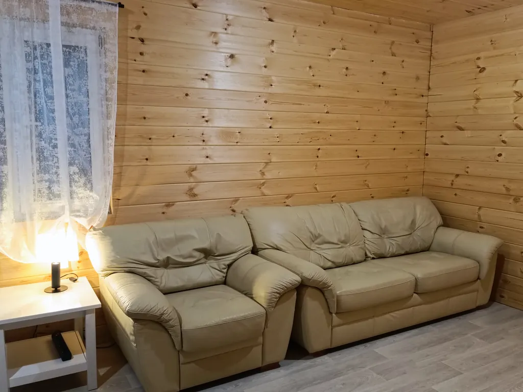 Дом с большим бассейном с видом на море