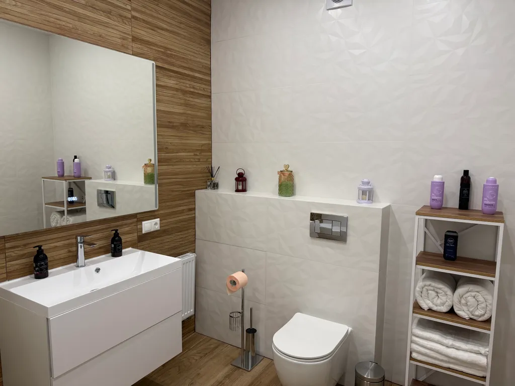 Уютный дом у леса