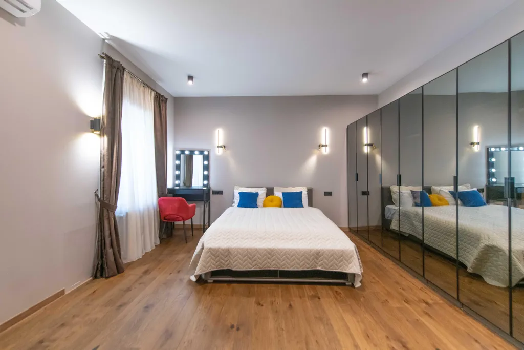 Central apartment with a swimming pool