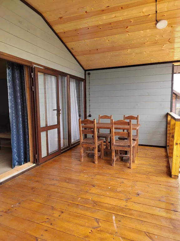 Уютный домик на берегу у моря