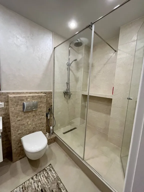 Трехкомнатная квартира-студия в центральном районе