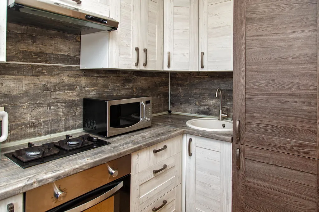 Рядом с площадью Советов