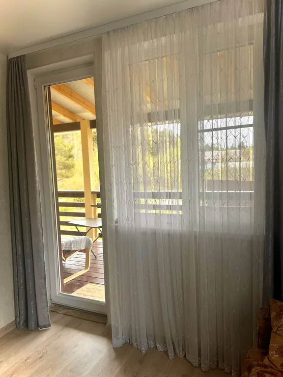 Уютный уголок у леса