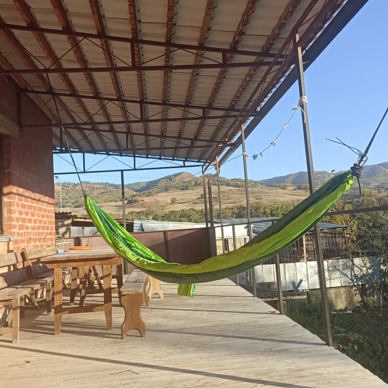 Дом с балконом