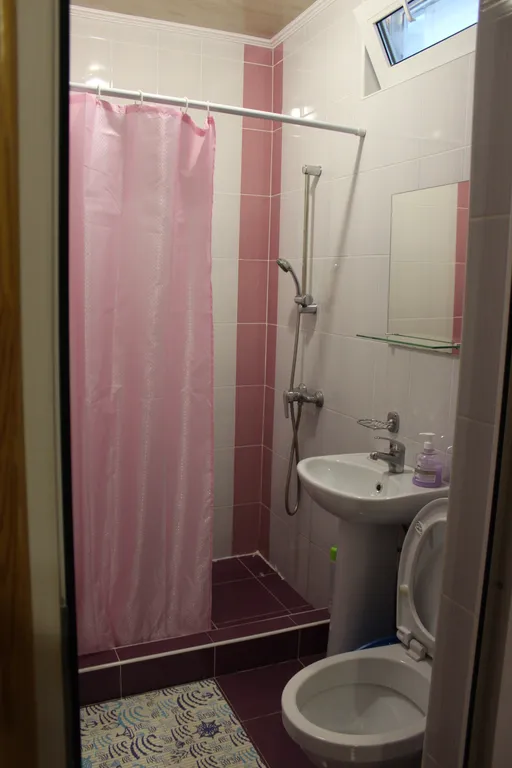 Коттедж Комфортабельный дом с открытым бассейном в Волконке 450 метров до моря — Сочи